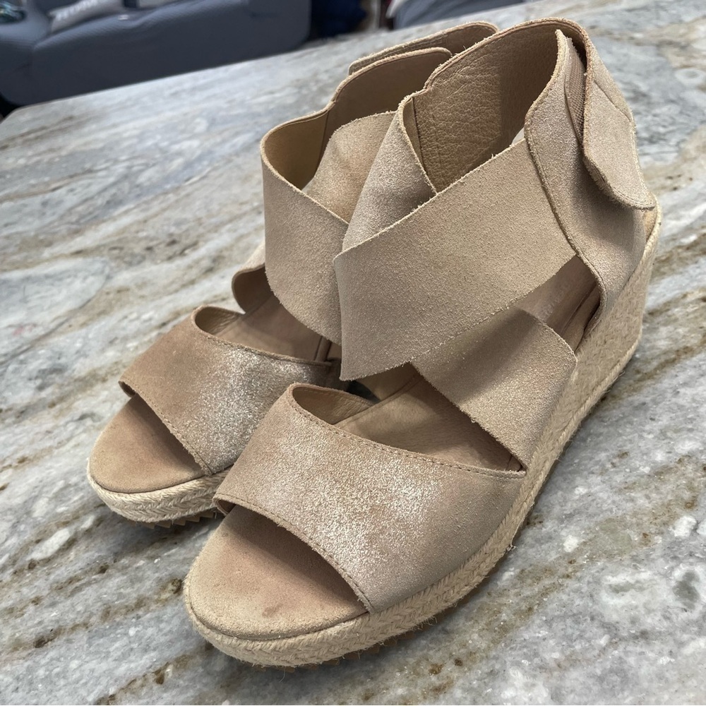 Eileen Fisher Willow Espadrille Wedge Sandals Shiny Tan Women’s 8
